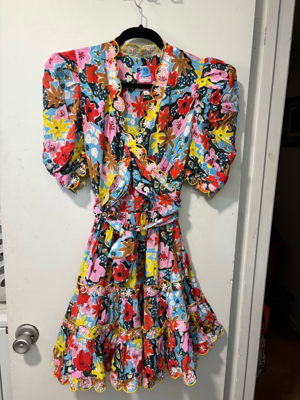 Celia B Aila Floral Wrap Dress Ruffled Tiered Scalloped Puff Sleeve Size M - Picture 3 of 10